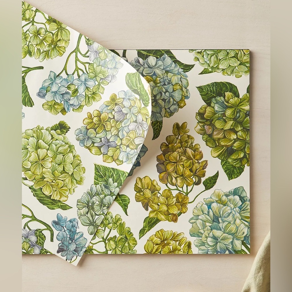 Hester & Cook "Blooming Hydrangeas" paper placemats. Set of 24